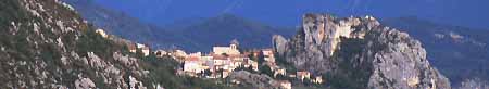 Rougon sur son piton dominant le Point Sublime